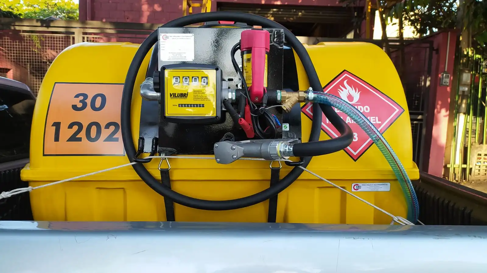 TANQUE DE COMBUSTÍVEL 300L
