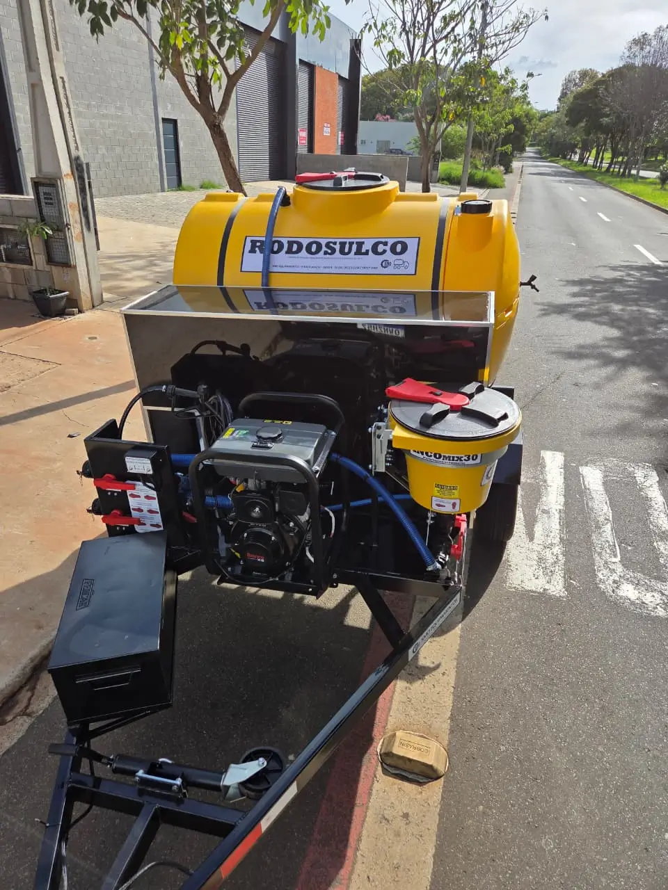 CARRETA PREPARADORA E ABASTECEDORA DE CALDA RODOSULCO 650
